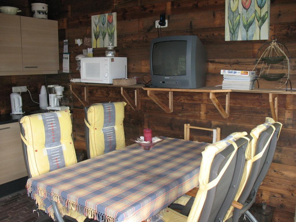 オス Altijd Zon Bed & Breakfast エクステリア 写真